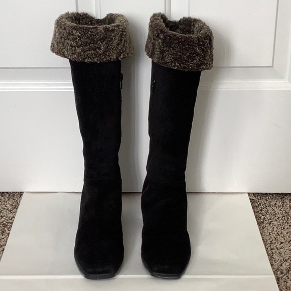 Stuart Weitzman black suede shearling boots. Size 7.5 - Picture 3 of 10